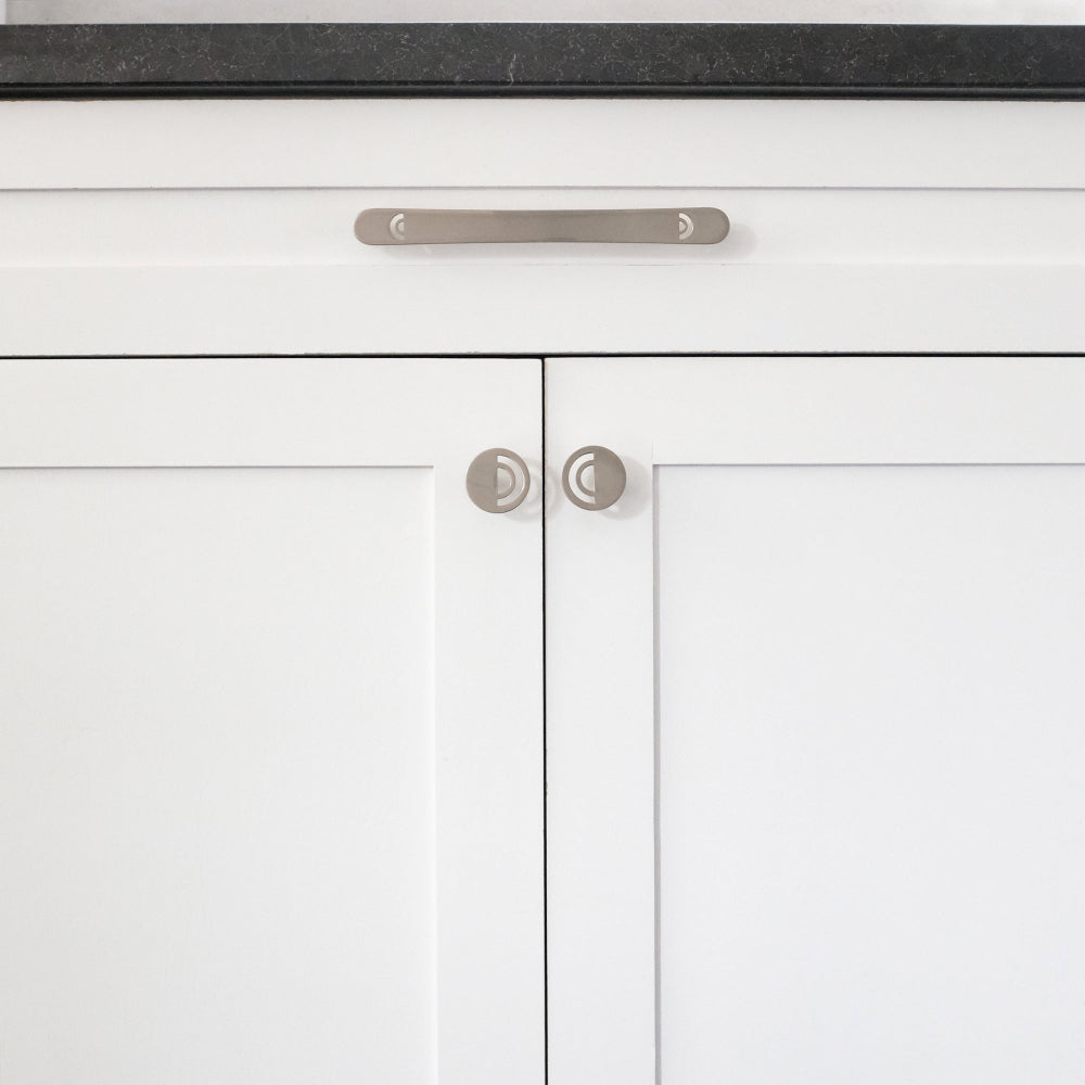 Horizon pull and knob collection in satin nickel in modern kitchen