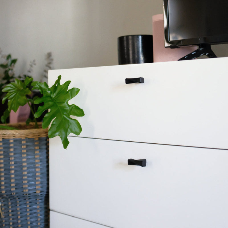 Twist t-knobs in matte black - modern hardware for cabinet drawers