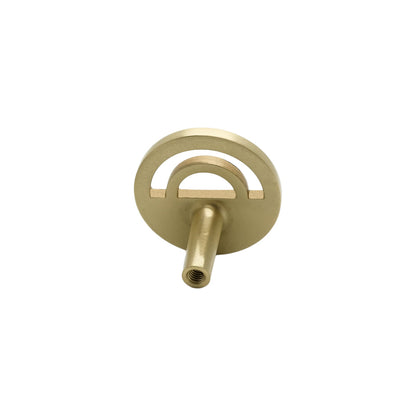 Horizon knob in satin brass for modern kitchen spaces