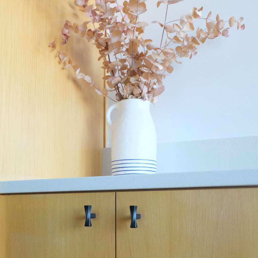 Twist t-knobs in matte black - contemporary handles for doors